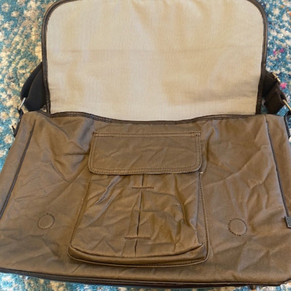 Mens Designer (OiOi) Diaper Bag - Picture 6 of 6